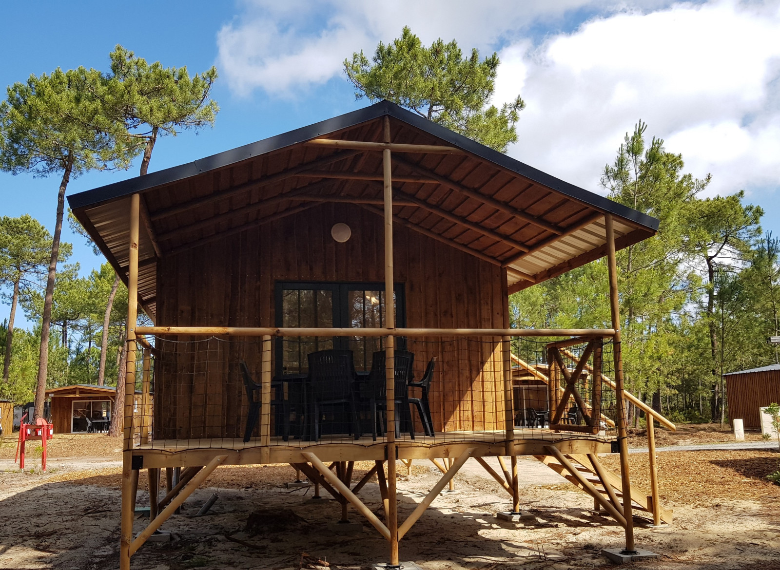 Les locations côté camping d'Euronat, La Grande Cabane