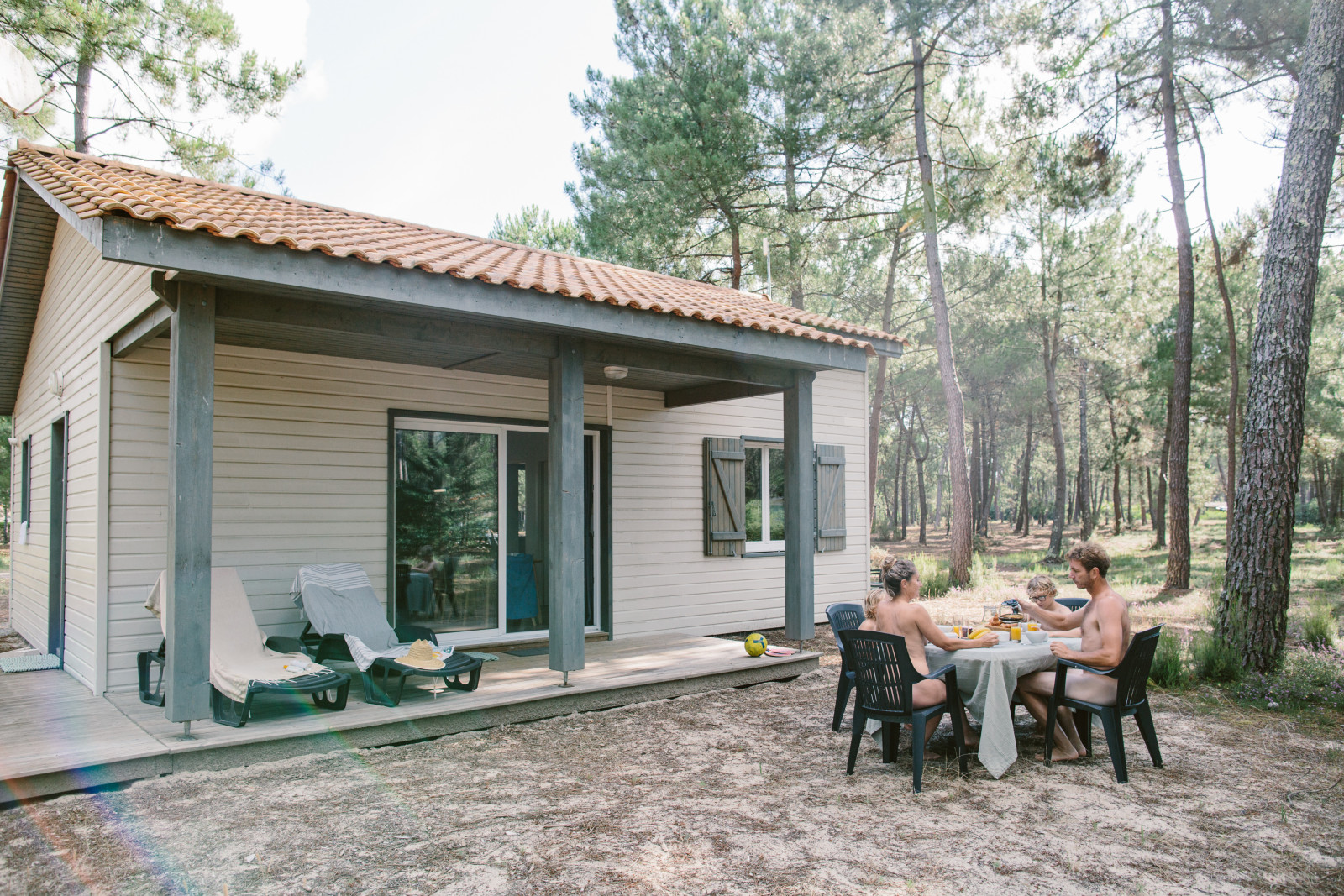 Naturisme En Famille Vivez Nu Centre Naturiste Euronat